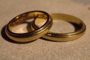 Two rings next to each other